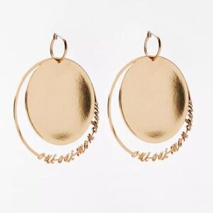 Zara NWT “Oui Oui Mon Cheri” gold colored hoop earrings